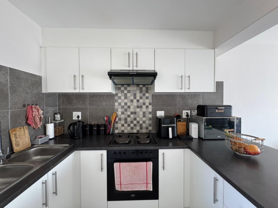 2 Bedroom Property for Sale in Stratford Green Western Cape